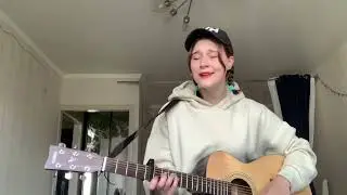 кот мешает снимать кавер на кометы (полналюбви)