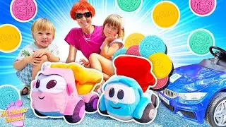 Giochiamo con la bambina Bianca nel parco! Video e giochi per bambini piccoli. Mi chiamo Bianca