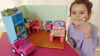 Polly Pocket Bebeği için Karton Oyuncak Evimizi Düzenliyoruz| Oyuncak Ev ile Polly Pocket Videosu