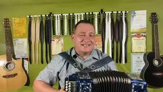 А на белом корабле!)