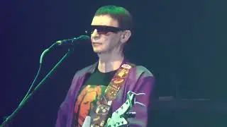 Пикник .Глаза очерчены углëм
