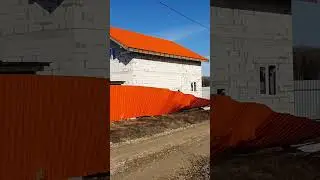 Когда сэкономил на снегозадержателях 😬 #экономить #снегопад #забор #сипдом