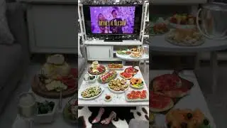 "MINIATURE" OSCAR PARTY - [Ad] Don't miss LIVE with Kelly and Ryan's After Oscar Show on Monday!