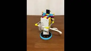 LEGO SPIKE Prime Clapping Robot