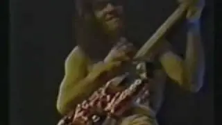 EDDIE VAN HALEN - guitar solo part 1 (Largo 1982)