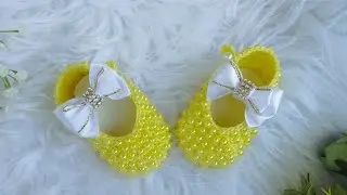 Sapatinho de crochê com pérolas passo a passo iniciante