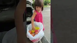 Ada su 💦💧dolu balonların hepsini patlattı🤣😂#balon 🎈#comedyvideos #shorts