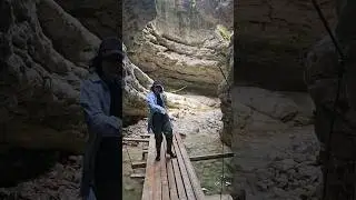 Танцы в ущелье)