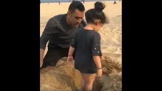 MS Dhoni with his daughter ziva