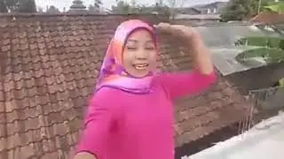 Jilboobs cari harta karun