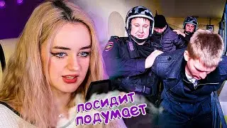 СИНИЦА СМОТРИТ ЖДУЛИ