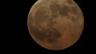 OVNI Pasa Frente A La Luna De Sangre (Blood Moon Eclipse) UFO Passes Over The Moon