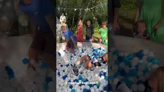 ДИМАС БЛОГ И ЮЛЯ ГАВРИЛИНА В БАССЕЙНЕ 
