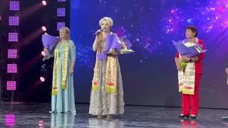 Церемония награждения новых Амбассадоров на 16-й годовщине Fohow.  Кермас Ольга