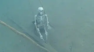 Call the POLICE! Found Skeleton. 😱😱😱😱