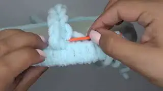 Вязаные домашние тапочки узором 
