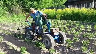 Обработка картофеля мотоблоком с передним адаптером