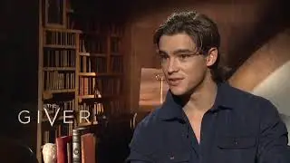 The Giver : Brenton Thwaites  Interview