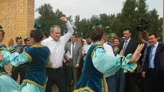 Кокорин танцует на Сабантуе