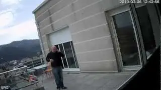 Sequence tournée par camera de surveillance terrasse bureau