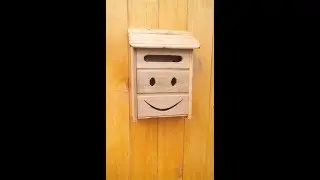 Деревянный почтовый ящик для писем.