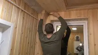 Потолок в предбаннике.
