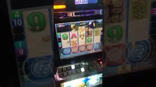 Sun and moon hits all 5 back to back in same row @ max bet! #casino #gambling #sunandmoon #shorts