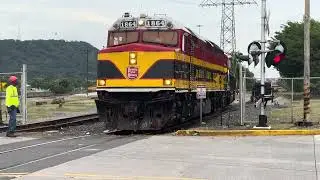 PCRC #1864 Y PCRC #1867 Haciendo maniobras en la estacion de carga.