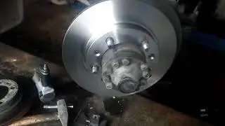 UAZ Patriot. Brake disc replacement and proper handbrake adjustment.
