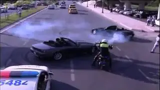 Polis Önünde Drift Çin'de İzlenme Rekorları Kıran Video flv