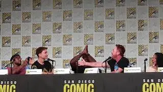 Scott Grimes - American Dad!