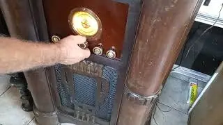 RADIOLAS: 1- Victor década 30 móvel Manuelito / 2- Philco década 20 - À VENDA - raríssimas coleção.