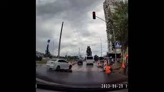 Київ, вул. Героїв Дніпра виїзд на Богатирську, трійничьок від наших водіїв КА9975ІН, АІ2889МО