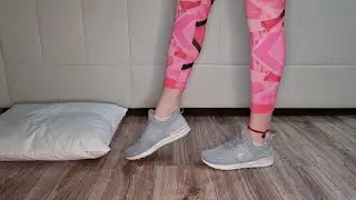 Trample pillow with my New Balance 574 and white Artengo socks 
