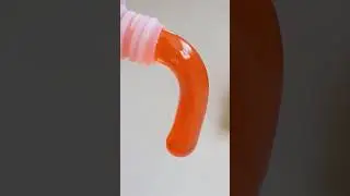 This is what happens if you freeze honey in a bottle 