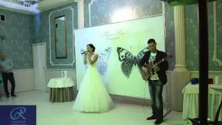Невеста поет