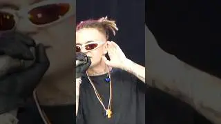 Элджей всегда заканчивает выступления своим клубным хитом «Минимал» / VK FEST 2023 Спб