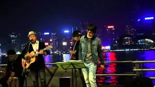 The Flame - Don't look back in anger / street live music at 22-1-2014