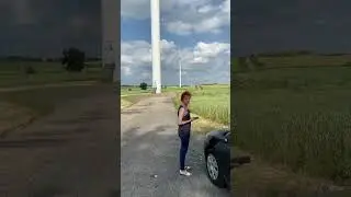 Вітряк дує. #прикол #енергетика