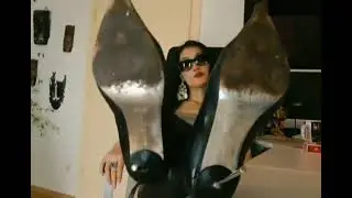 GODDESS LEYLA - A TRUE GOD