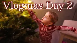 Vlogmas Day 2 : Decorating Chaos