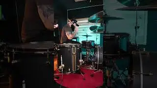 MY GUITAR SOLO.