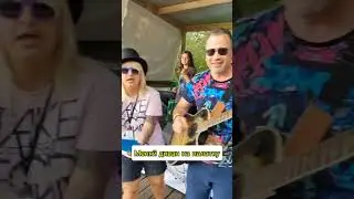Кинофестиваль на МузИнжФесте - команда жёлтых браслетов