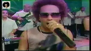 Amarfis y la banda de atakke el arenque en el programa Quedate ahi