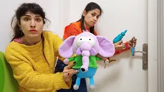 Ayşe ve Ümit ile çocuklar için eğlenceli video! Fil Necati kapıda kalınca çilingir geliyor!