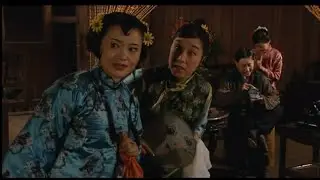 小夥拉著妹子房間正開心，殊不知門外站滿了人，衣服還沒脫，就被按在了床上⚔️  中国电视剧