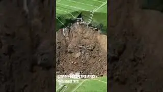 В Иллинойсе провалилось футбольное поле