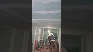 поклейка бумажных лент на стыки гкл с помощью банджо и унифлот)