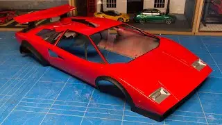 Painting a 1:12th scale Tamiya Lamborghini Countach RC Body