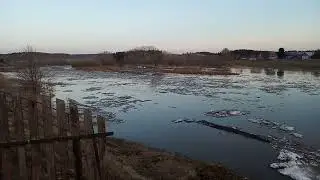 Начало  не  большого  ледохода  на  р.  Уфа .